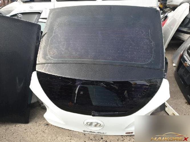 Hyundai Veloster 2013 — крышка багажника 737002V012