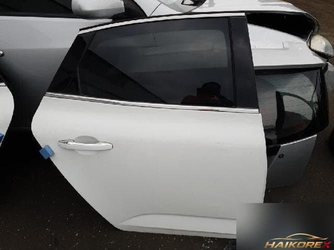 Renault SM6 2017 — задняя дверь правая