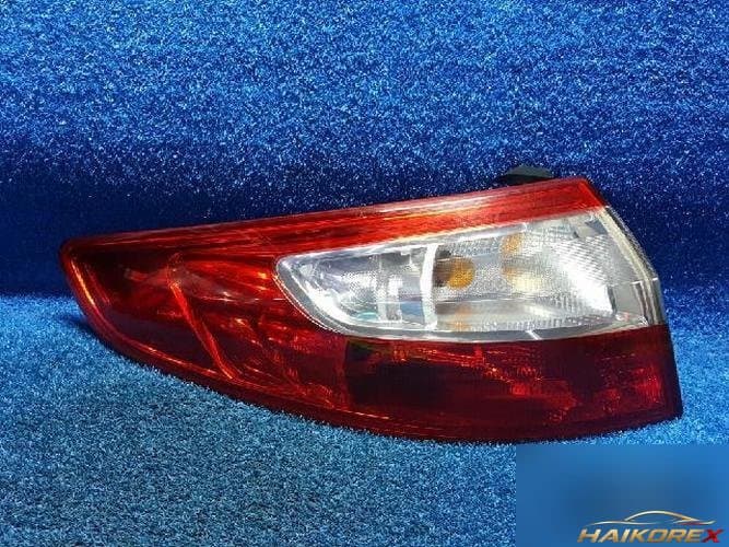 Renault SM3 2010 — задний фонарь левый наружный