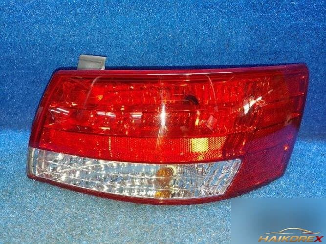 Hyundai Sonata 2007 — фара задняя правая (наружная) 924023K400