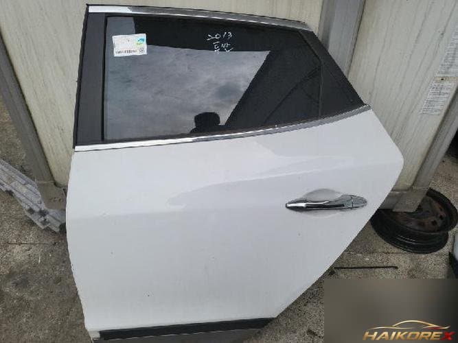 Hyundai Tucson 2013 — дверь задняя левая