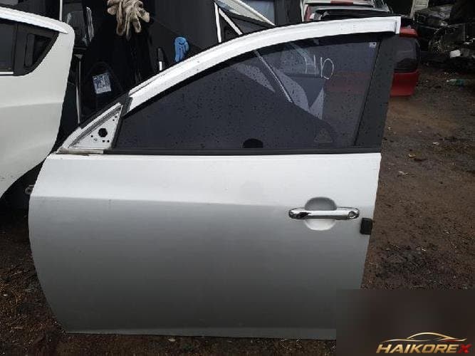 Hyundai Avante 2009 — передняя дверь левая