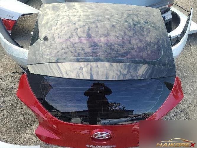 Hyundai Veloster 2012 — крышка багажника