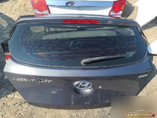 Hyundai Accent 2012 — крышка багажника