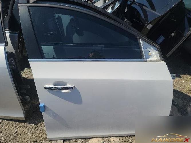 Chevrolet Cruze 2014 — дверь передняя правая