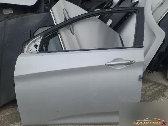 Hyundai Accent 2013 — передняя дверь левая