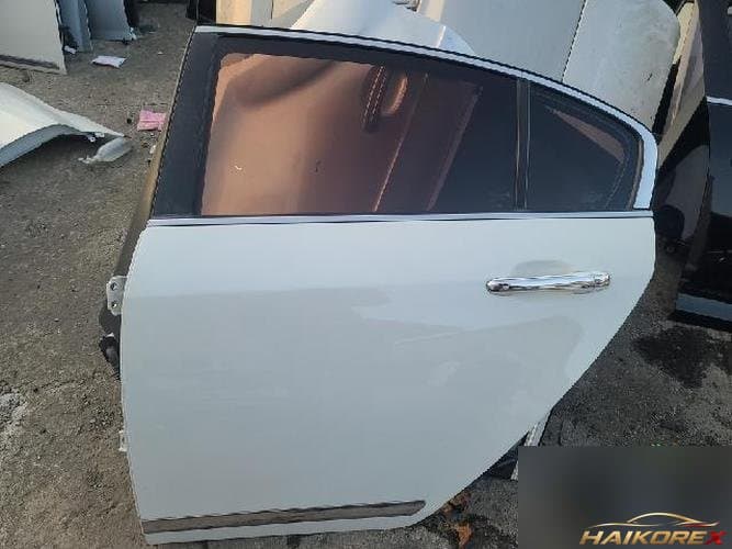 Hyundai Genesis 2009 — дверь задняя левая 770033M000