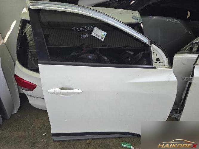 Hyundai Tucson 2010 — дверь передняя правая