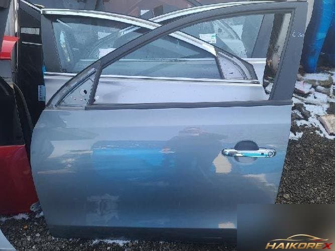 Hyundai i30 2011 — передняя дверь левая