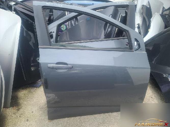 Chevrolet Aveo 2015 — передняя дверь правая