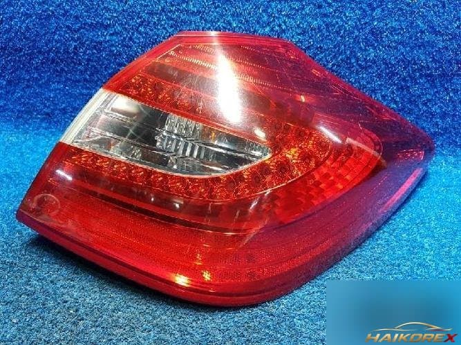Hyundai Genesis 2012 — фара задняя правая наружная 1