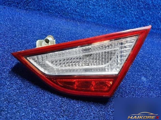 Hyundai Sonata 2011 — задний фонарь внутренний правый 924043S1