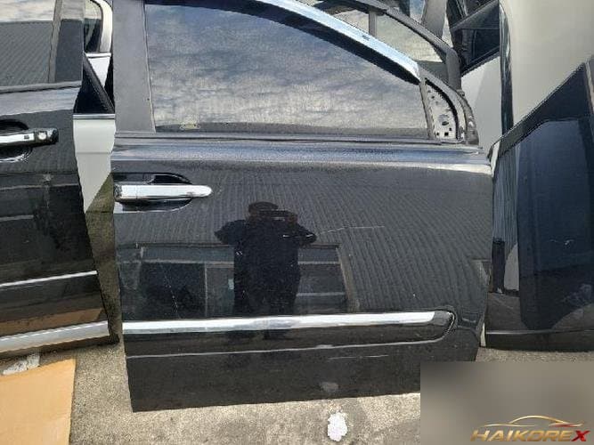Kia Carnival 2009 — дверь передняя правая