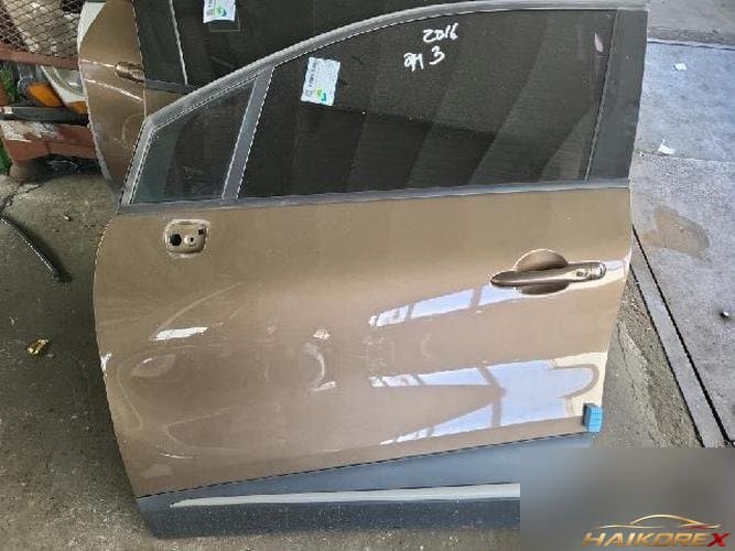 Renault QM3 2016 — дверь передняя левая