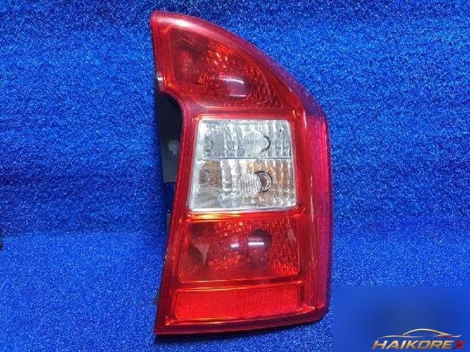 Kia Carens 2007 — фара задняя правая (наружная) 92402 1D000 2