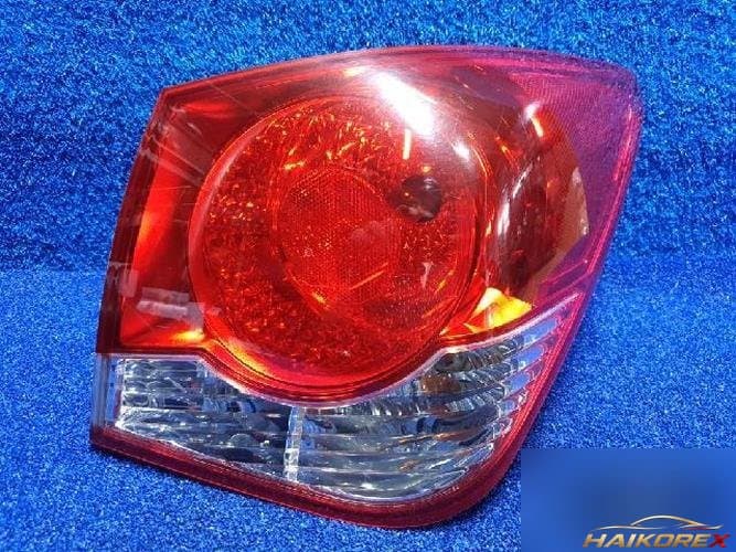 Chevrolet Cruze 2011 — задний фонарь правый (внешний)
