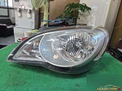 Hyundai Verna 2010 — фара передняя