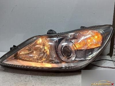 Hyundai Genesis 2010 — фара передняя