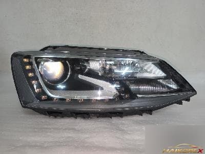 Volkswagen Jetta 2023 — фара передняя