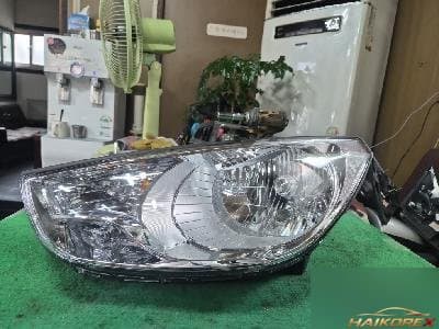 Hyundai Tucson ix 2011 — фара передняя