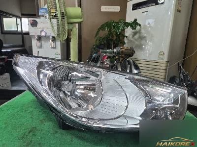 Hyundai Tucson ix 2011 — фара передняя
