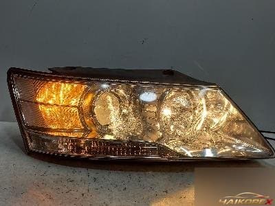 Hyundai Sonata 2010 — фара передняя
