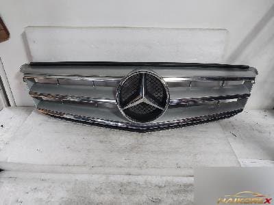Mercedes-Benz C220 2012 — решетка радиатора