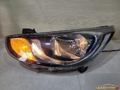 Hyundai Accent 2012 — фара передняя правая
