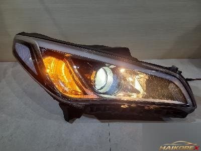 Hyundai Sonata 2015 — фара передняя