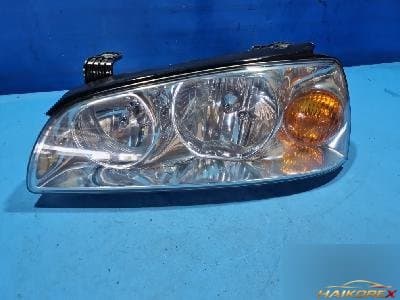 Hyundai Avante 2004 — фара передняя