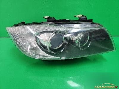 BMW 320i 2008 — фара передняя