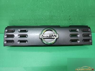 Nissan Cube 2011 — решетка радиатора