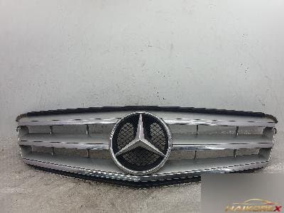 Mercedes-Benz C220 2012 — решётка радиатора