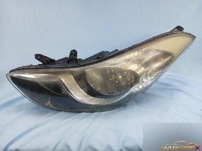 Hyundai Avante 2011 — фара передняя