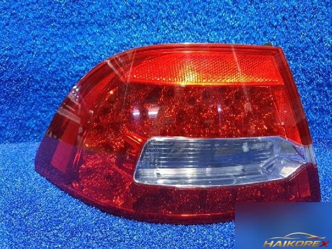 Kia Sorento 2009 — задний фонарь левый внешний 1