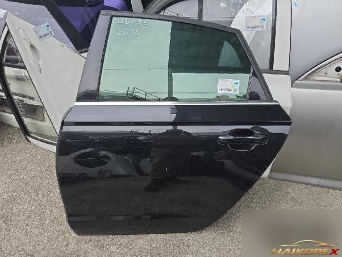 Audi A6 2012 — дверь задняя левая