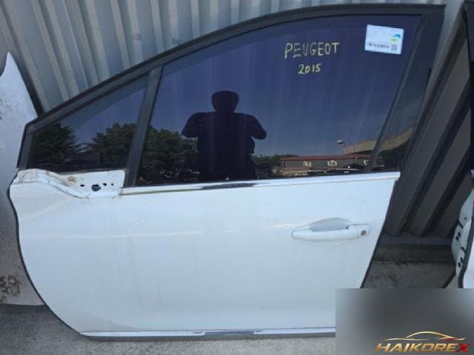 Peugeot 2008 2015 — дверь передняя левая