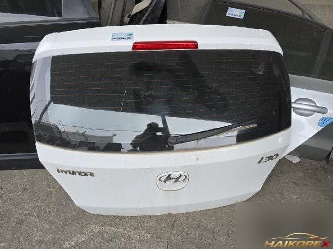 Hyundai i30 2008 — крышка багажника