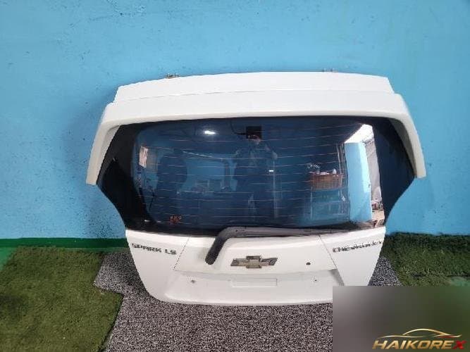 Chevrolet Spark 2012 — крышка багажника