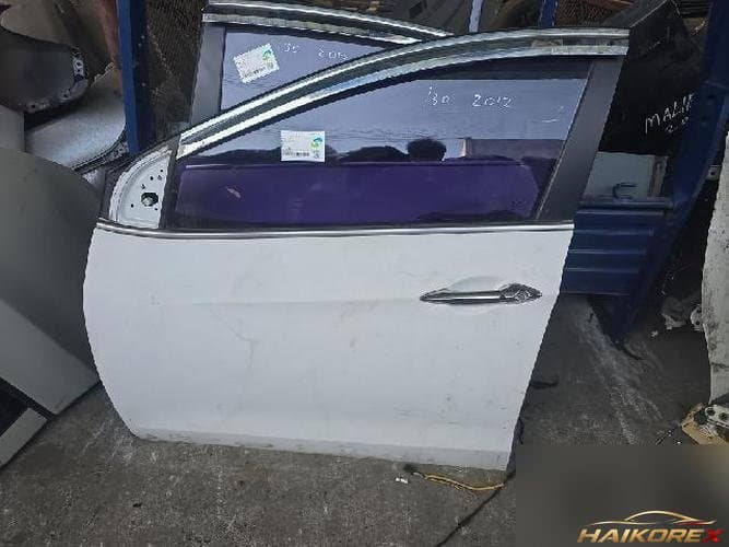 Hyundai i30 2012 — передняя дверь левая