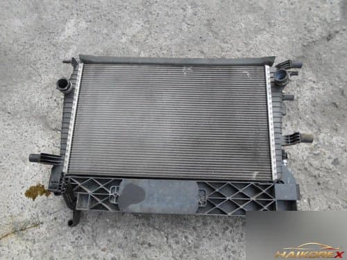 Радиатор охлаждения с интеркулером 214500006R 1.6 автомат