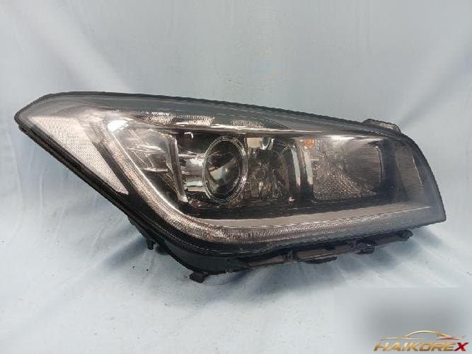 Hyundai Genesis 2015 — фара правая HID