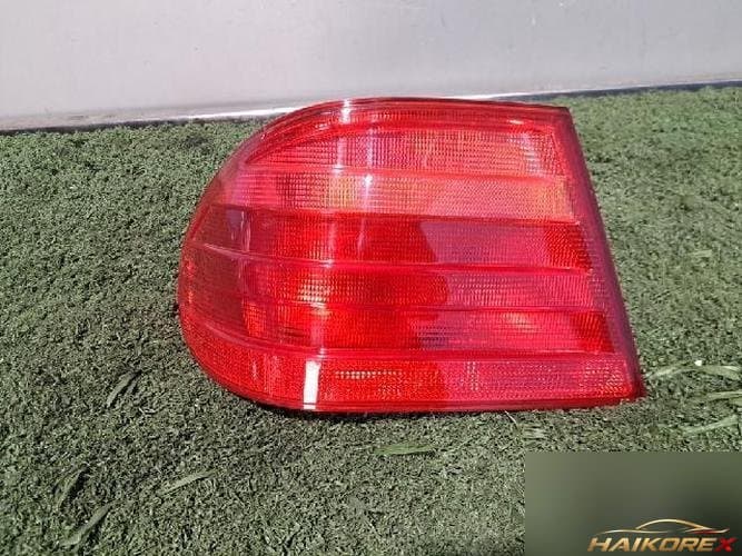 Mercedes-Benz E-Class 1997 — фонарь задний левый (внешний) 4565
