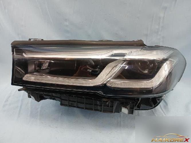 BMW 5-Series 2021 — фара правая LED