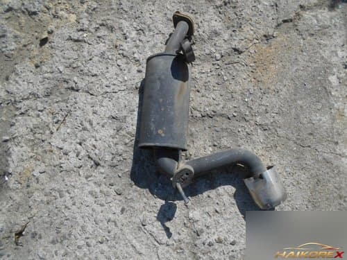 Выпускной патрубок 3 (глушитель) со стороны водителя