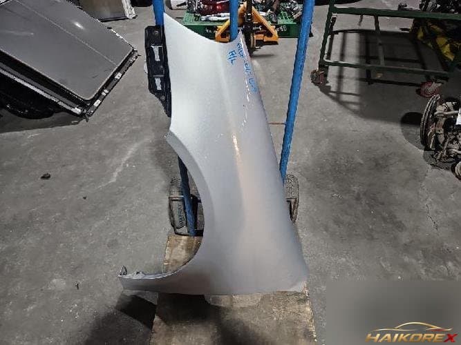 Volkswagen Jetta 2006 — крыло левое 1K5821021A