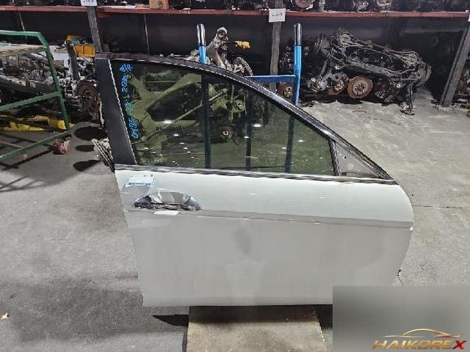 Honda Accord 2012 — передняя дверь правая