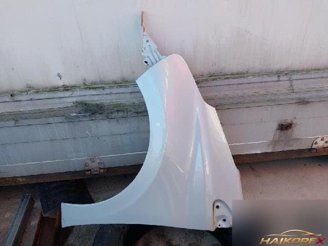 Peugeot 208 2015 — крыло левое