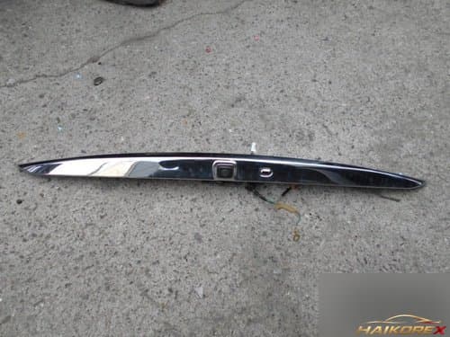 Накладка крышки багажника 84810JK660 с камерой заднего вида