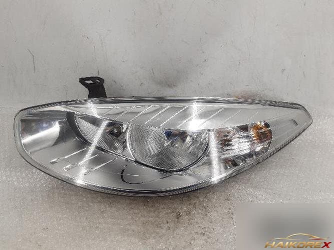 Renault SM3 2011 — фара левая 260600047R